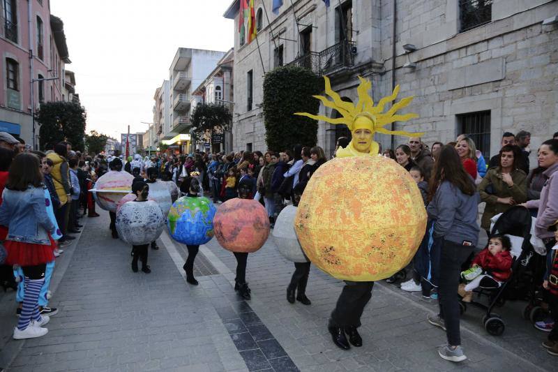 Los astronautas, las naves especiales y los extraterrestres toman las calles llaniscas