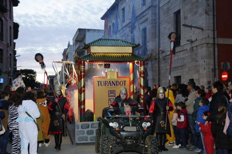 Los astronautas, las naves especiales y los extraterrestres toman las calles llaniscas