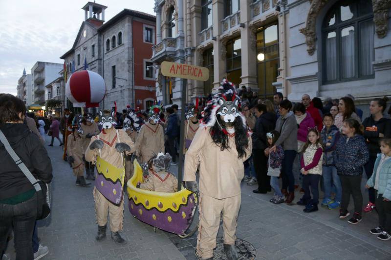 Los astronautas, las naves especiales y los extraterrestres toman las calles llaniscas