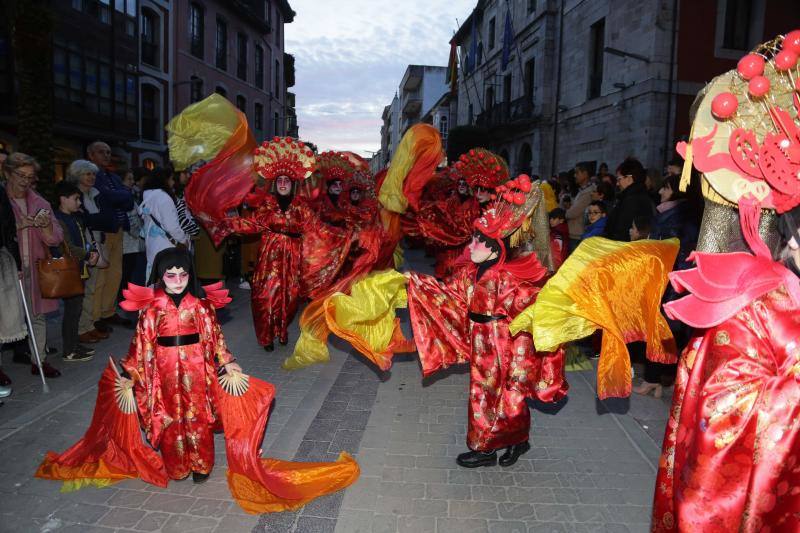 Los astronautas, las naves especiales y los extraterrestres toman las calles llaniscas