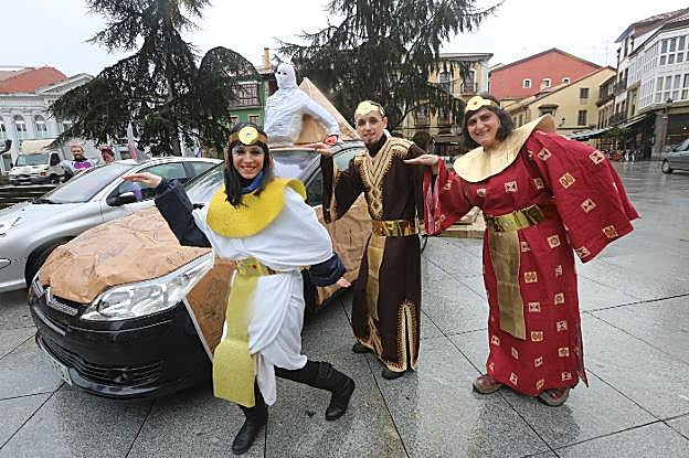 Participantes en la Yincana Automovilística del año pasado. 