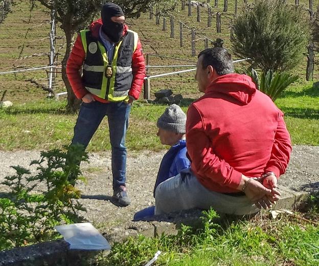 Dos de los detenidos del clan de 'Os Piturros'. 