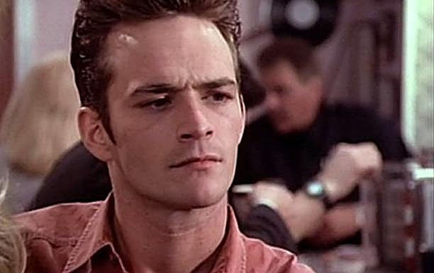 El actor Luke Perry como Dylan en 'Sensación de Vivir' (1990 - 2000)