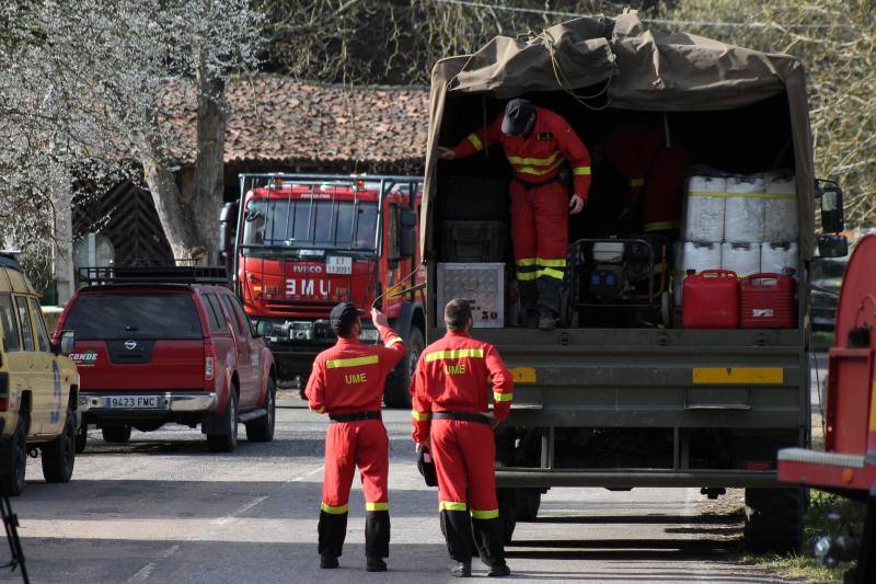 Fotos: Así trabaja la UME en el incendio de Llordón, en Cangas de Onís