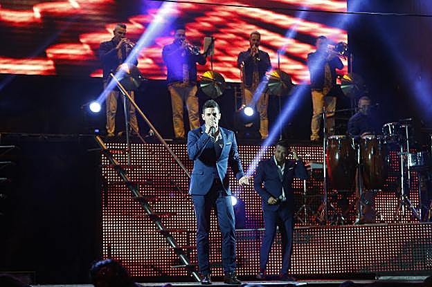 Los Satélites llevan la verbena al Paseo de Begoña