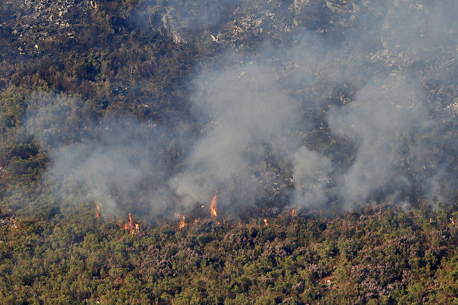 Salas ha sido el concejo que más ha sufrido las consecuencias de unos incendios cuya labor de extinción se complicaba debido al viento.