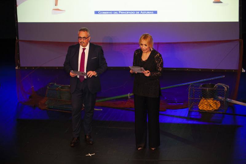 El acto, que se celebró en el Teatro Prendes bajo el lema 'Por la igualdad, avanzamos' tuvo como principal reivindicación combatir la brecha salarial.