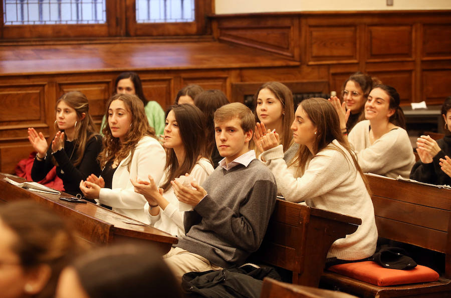 El proyecto Soundup del Colegio de Fomento Peñamayor se ha alzado con el primer premio en la categoría de menores de 17 años de STARTinnova, el programa de impulso de la cultura emprendedora de EL COMERCIO. En la categoría de segundo de Bachillerato y Formación Profesional se ha impuesto Imapro, del CIFP La Laboral, gracias a su propuesta de una compañía de mantenimiento para la Industria 4.0 de la región.