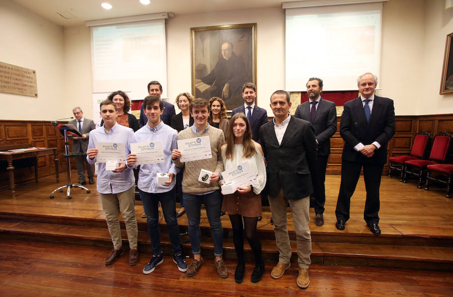 El proyecto Soundup del Colegio de Fomento Peñamayor se ha alzado con el primer premio en la categoría de menores de 17 años de STARTinnova, el programa de impulso de la cultura emprendedora de EL COMERCIO. En la categoría de segundo de Bachillerato y Formación Profesional se ha impuesto Imapro, del CIFP La Laboral, gracias a su propuesta de una compañía de mantenimiento para la Industria 4.0 de la región.