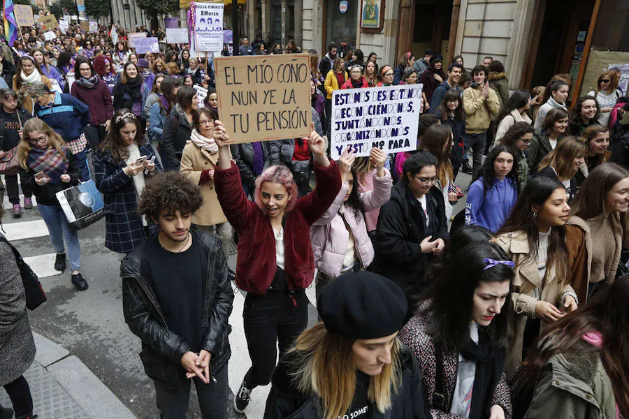 Más de cien colectivos respaldan una jornada reivindicativa en la que se han convocado concentraciones a mediodía ante varios ayuntamientos del Principado y una gran manifestación que partirá de la plaza de toros de Gijón a las 19 horas