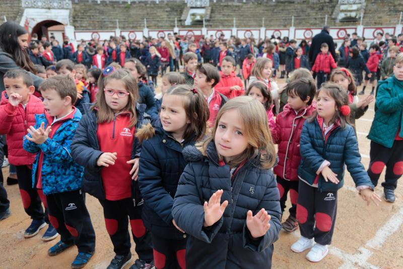 Todo el centro gijonés se ha implicado en el proyecto para crear una escuela en Kinshasa (África) con motivos de sus jornadas solidarias. Han participado1.600 alumnos y 100 profesores.