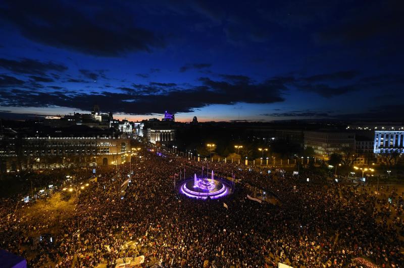 Una marea morada recorre todo el país para reivindicar la igualdad de género