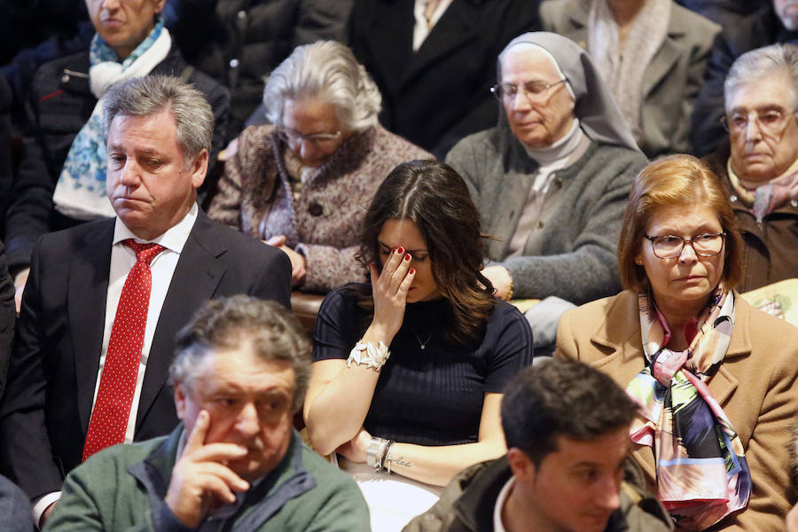 «Todos estamos preocupados por los escándalos que parecen no tener fin», aseguró el cardenal Angelo Becciu en una ceremonia abarrotada, donde el representante de la Santa Sede ha asegurado que «el mensaje de estos seminaristas mártires habla a España y habla a Europa con sus comunes raíces cristianas».