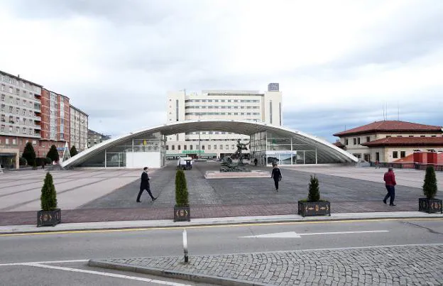 Notable Alto Para La Nueva Plaza De Los Ferroviarios El Comercio Diario De Asturias