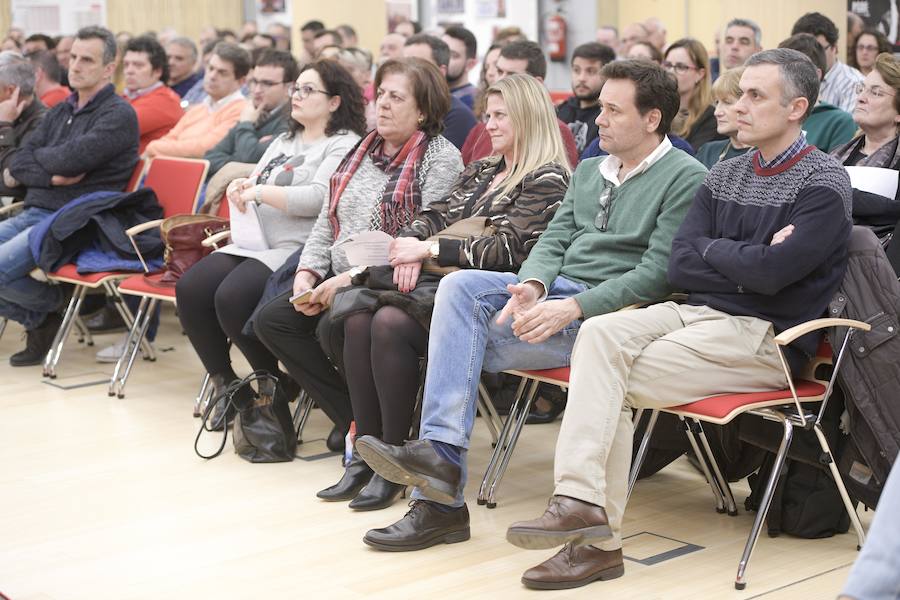 El Comité Autonómico de la FSA ha aprobado las listas para las próximas elecciones generales y autonómicas. A Adrián Barbón lo acompañarán Celia Fernández y Juan Cofiño en la candidatura regional y Adriana Lastra y Francisco Blanco liderarán las listas para el Congreso y el Senado. 