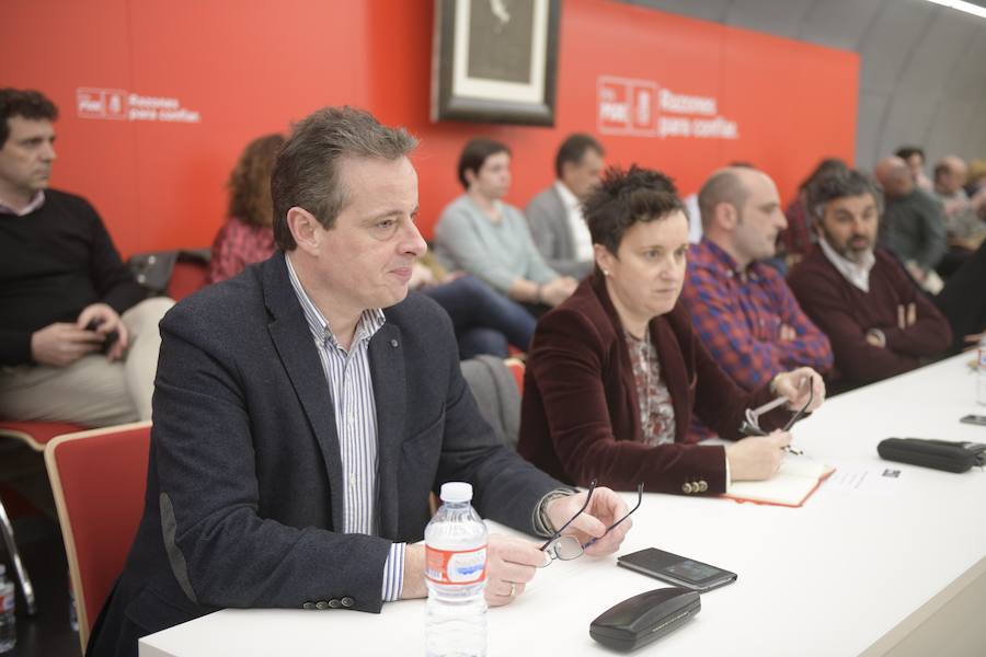 El Comité Autonómico de la FSA ha aprobado las listas para las próximas elecciones generales y autonómicas. A Adrián Barbón lo acompañarán Celia Fernández y Juan Cofiño en la candidatura regional y Adriana Lastra y Francisco Blanco liderarán las listas para el Congreso y el Senado. 