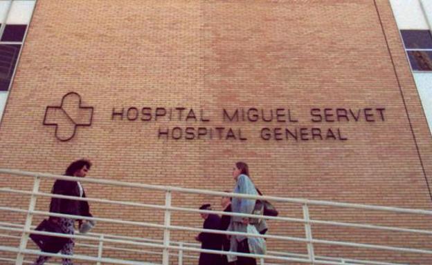 El hombre fue trasladado de urgencia al Hospital Miguel Servet de Zaragoza, donde quedó ingresado. 