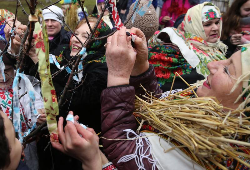 Shrovetide o Maslenitsa es una antigua ceremonia de despedida al invierno, tradicionalmente celebrada en Bielorrusia, Rusia y Ucrania e implica la quema de una gran efigie