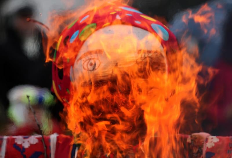 Shrovetide o Maslenitsa es una antigua ceremonia de despedida al invierno, tradicionalmente celebrada en Bielorrusia, Rusia y Ucrania e implica la quema de una gran efigie
