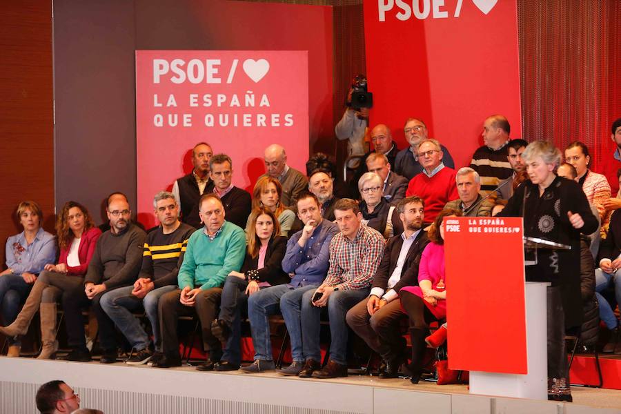 El secretario general del PSOE, Pedro Sánchez, participa en un acto en Gijón con los candidatos del partido al Congreso, Adriana Lastra, la presidencia de Asturias, Adrián Barbón y la Alcaldía de Gijón, Ana González. 