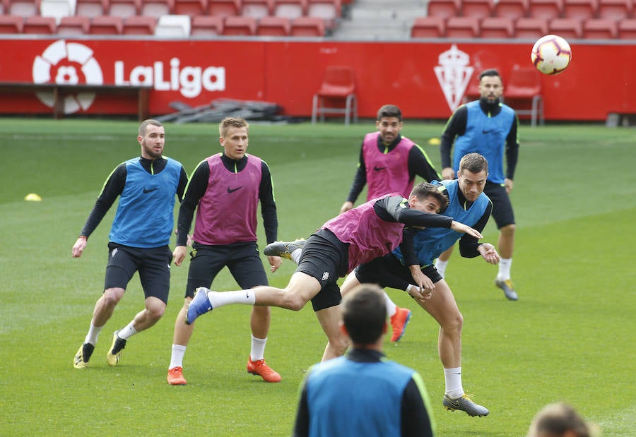 Los aficionados han podido asistir al entreno de los rojiblancos preparatorio del partido del domingo en Córdoba (16 horas)