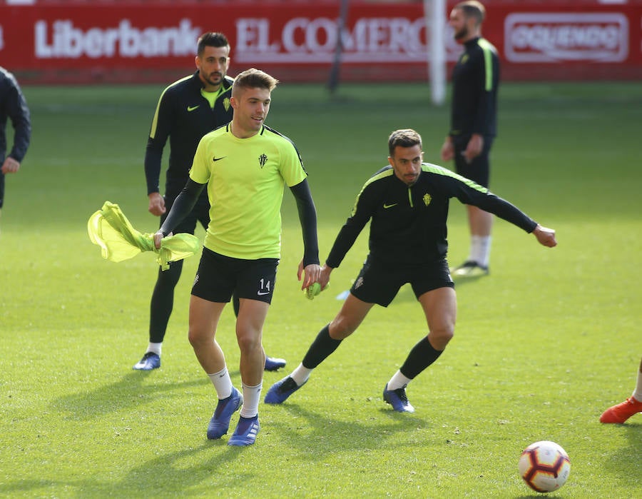 Los aficionados han podido asistir al entreno de los rojiblancos preparatorio del partido del domingo en Córdoba (16 horas)