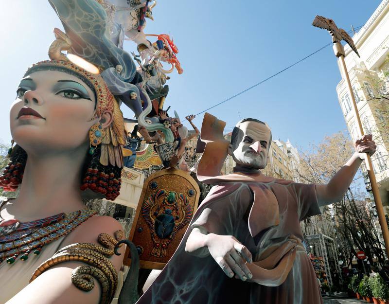 Las fallas valencianas han tenido como protagonistas a políticos del panorama nacional, como Pablo Casado o Pedro Sánchez y más concretamente de Cataluña. Tampoco han faltado otros como Trump.
