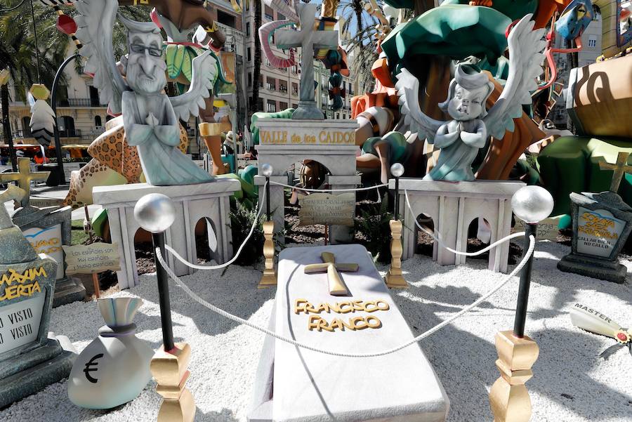 Las fallas valencianas han tenido como protagonistas a políticos del panorama nacional, como Pablo Casado o Pedro Sánchez y otros ligados a la actualidad catalana. Tampoco han faltado otros como Trump.