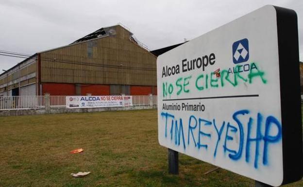 «El reglamento puede condicionar la venta de las plantas», advierte Alcoa