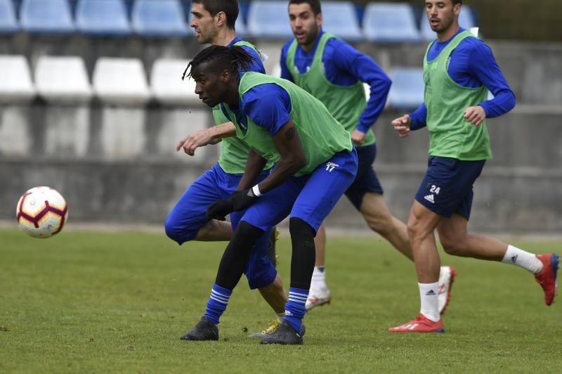 El conjunto azul se prepara en El Requexón para la gran cita del derbi asturiano ante el Sporting en El Molinón.