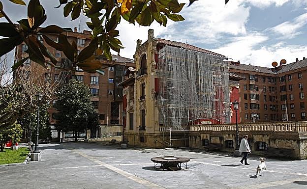 El alcalde de Oviedo advierte a Rosón de que «no tiene competencias» sobre el palacete Miñor