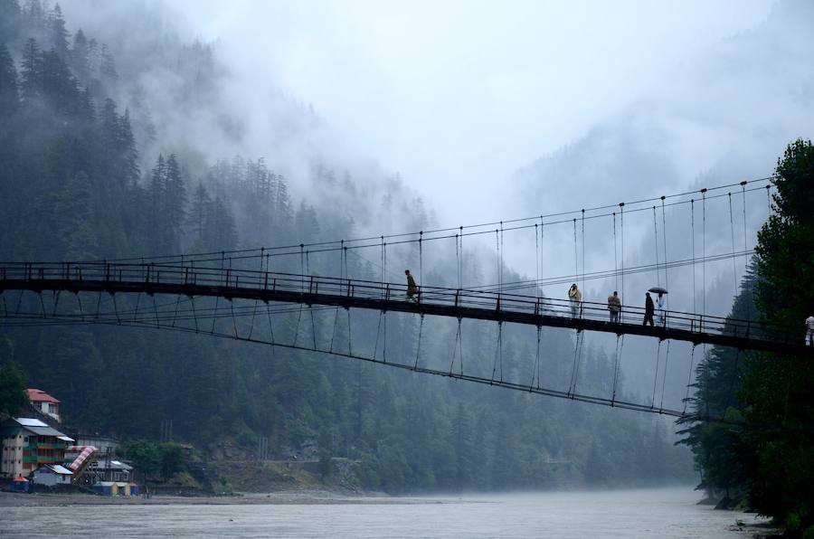 Puente colgante de Kashmir (India)