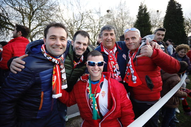 Los sportinguistas, animados antes del partido más esperado.