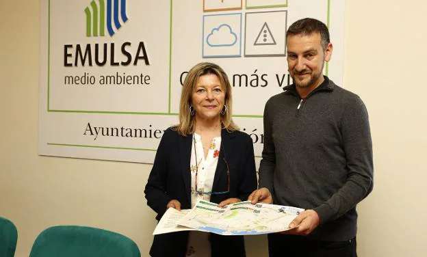 Pilar Vázquez y Manuel Viña en la sede de Emulsa. 