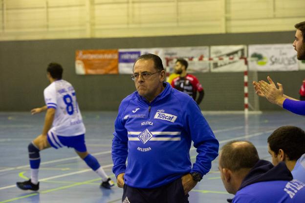 Juan Muñiz, entrenador del Toscaf Atlética. 