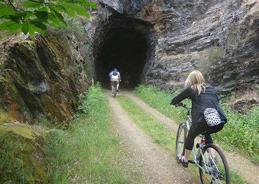 El tiempo primaveral invita a lanzarse a la aventura en plena naturaleza y, para ello, la región ofrece multitud de posibilidades para disfrutar en familia o con amigos de actividades al aire libre.