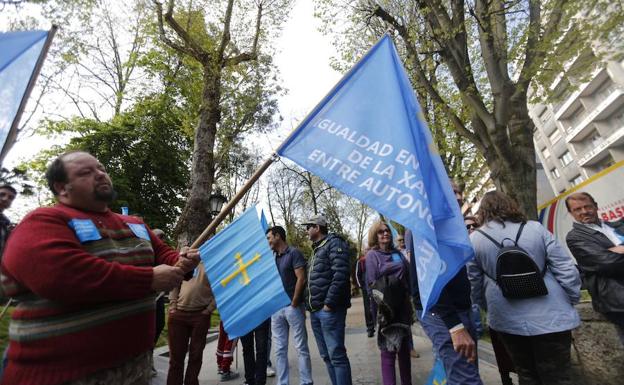 Protesta de los pescadores en Oviedo.