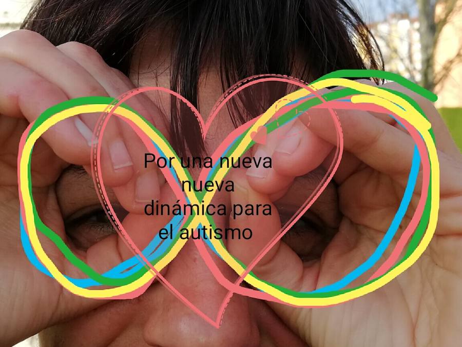 Dar visibilidad a los problemas a los que se enfrentan a diario quienes tienen autismo y sus familiares es el principal objetivo Día Mundial del Autismo, que se celebra este martes. Este fin de semana ya se celebraron varios actos, como el organizado por la Asociación de Familiares y Personas con Autismo (Adansi) en Oviedo. Y son muchos quienes se han sumado a esta campaña para reclamar más medios y apoyo. Colegios, universitarios, deportistas, guardias civiles y muchas más personas de todos los puntos de Asturias y del resto de España se han unido a esta iniciativa que tiene al signo del infinito como símbolo.