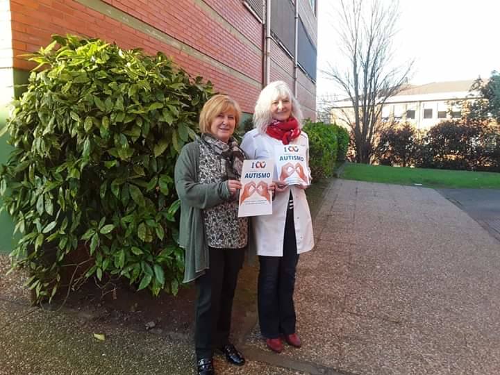 Dar visibilidad a los problemas a los que se enfrentan a diario quienes tienen autismo y sus familiares es el principal objetivo Día Mundial del Autismo, que se celebra este martes. Este fin de semana ya se celebraron varios actos, como el organizado por la Asociación de Familiares y Personas con Autismo (Adansi) en Oviedo. Y son muchos quienes se han sumado a esta campaña para reclamar más medios y apoyo. Colegios, universitarios, deportistas, guardias civiles y muchas más personas de todos los puntos de Asturias y del resto de España se han unido a esta iniciativa que tiene al signo del infinito como símbolo.