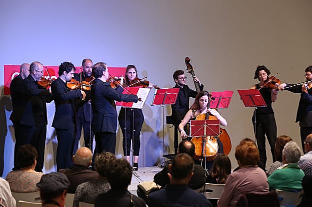 La orquesta de cámara galega, en el Niemeyer