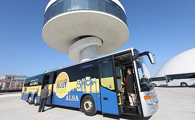 Uno de los autobuses de última generación presentados por Alsa esta mañana.