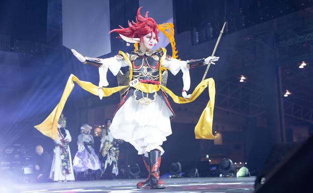 Personajes caracterizados en la presentación del juego 'Final Fantasy XIV', en un momento de la gala.