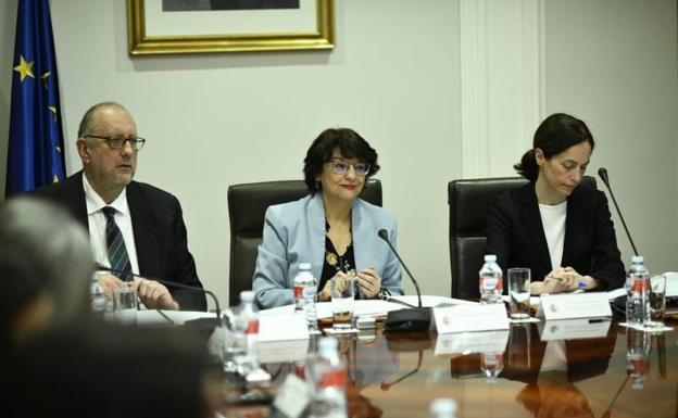La secretaria de Estado de Igualdad, Soledad Murillo (centro imagen), preside la reunión de la Conferencia Sectorial de Igualdad.