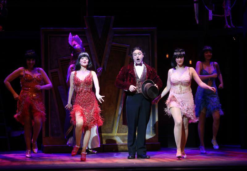 'El sobre verde' hizo disfrutar del «teatro total» a un público que viajó por los locos años veinte del chotis al tango pasando por el charlestón 