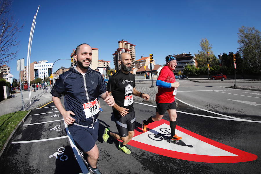 Fotos: ¿Estuviste en la I Carrera de Empresas de Asturias? ¡Búscate!