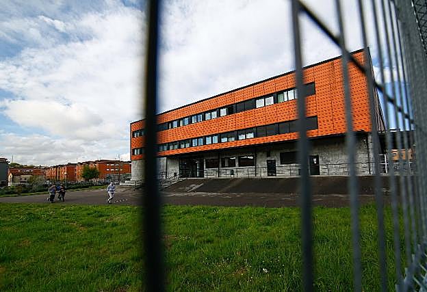 Exteriores del IES Astures de Lugones. 