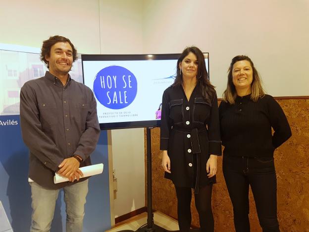 Pablo López, Raquel Ruiz y María Pérez, ayer en el Consistorio. 