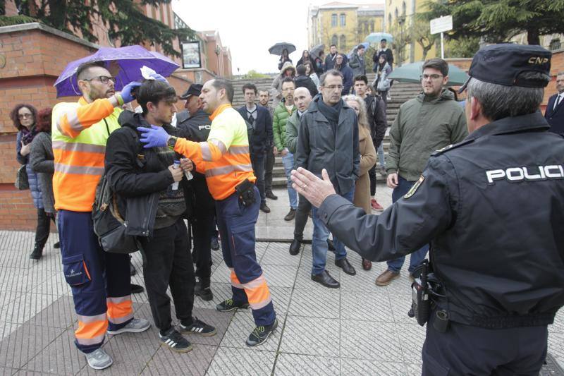 Un joven ha resultado herido en un altercado entre jóvenes tras un acto de Vox en el campus del Milán de la Universidad de Oviedo.