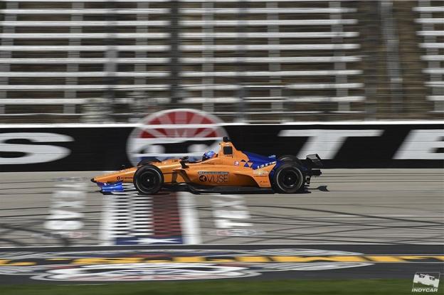 Fernando Alonso, ayer, durante las pruebas que realizó con su nuevo monoplaza. 