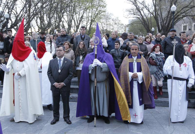 La procesión del Martes Santo congregó a numerosas personas en su recorrido